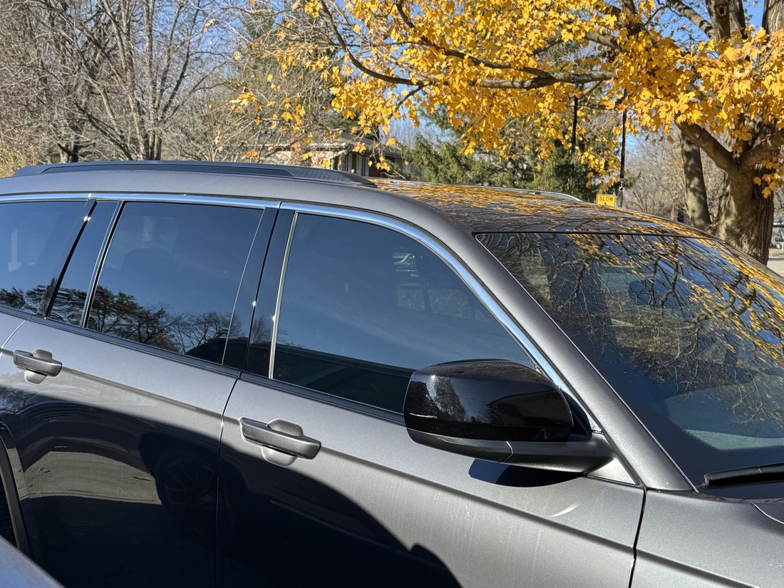 Jeep Grand Cherokee &mdash; side and rear glass