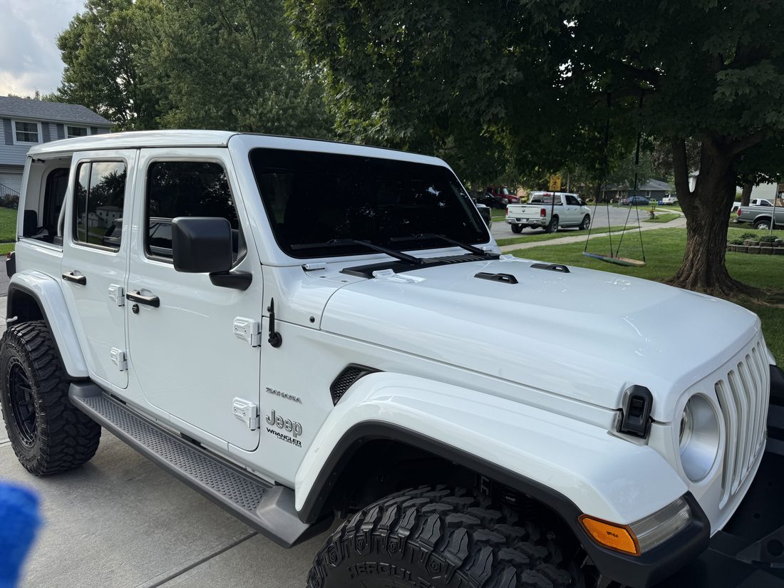 Jeep Wrangler Sahara &mdash; full side tint