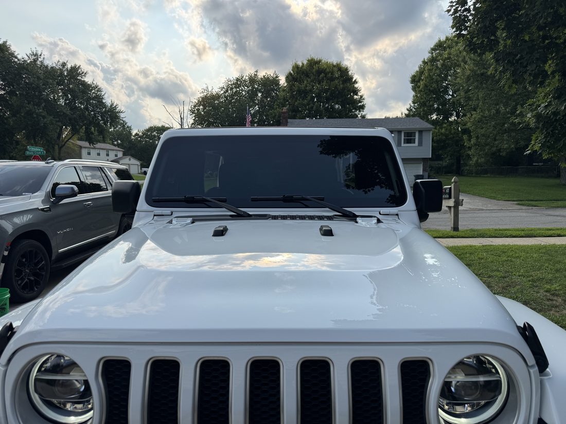 Jeep Wrangler &mdash; windshield