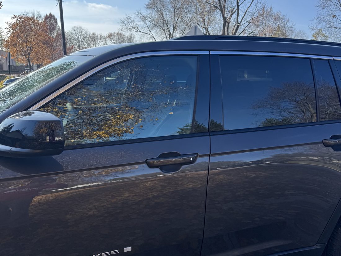 Grand Cherokee &mdash; door and rear glass