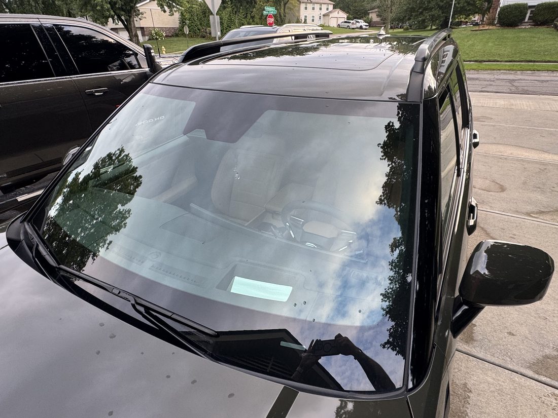 Hyundai Santa Fe &mdash; windshield