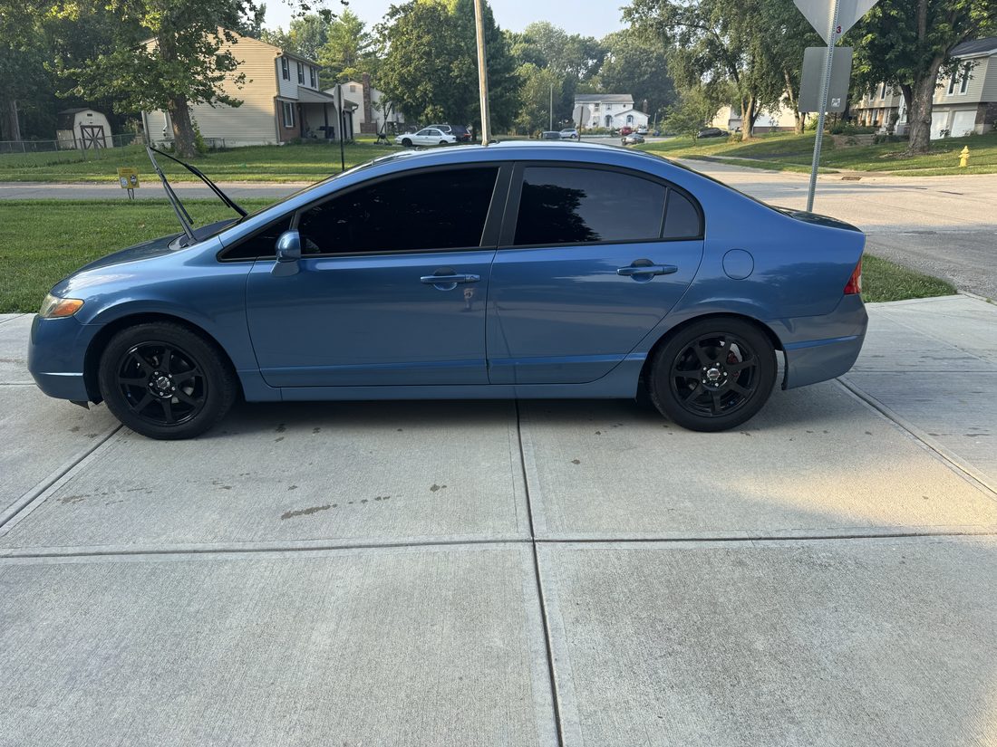 Honda Civic, driveway profile